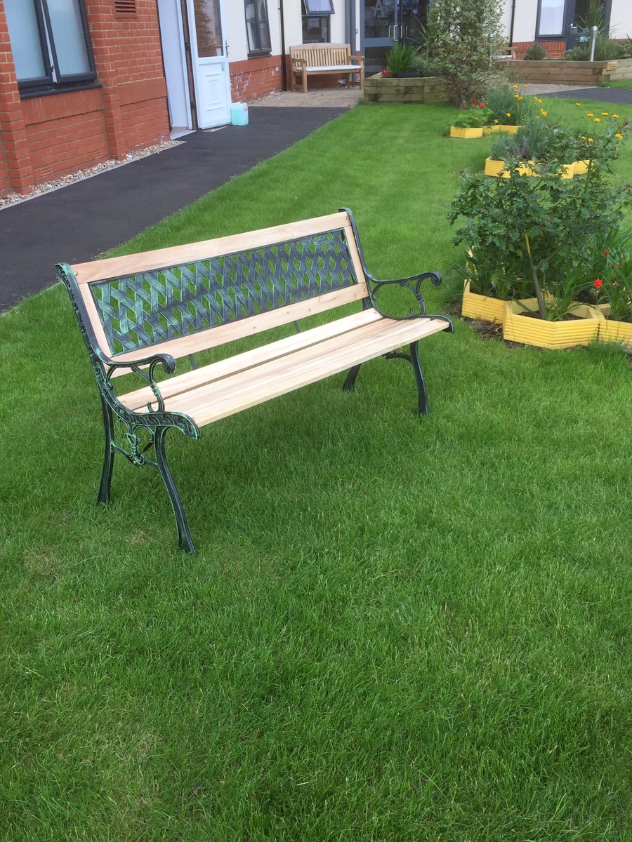 Buck_Lodge's tweet photo. #benchdonation @Buck_Lodge #williamharding #school #thankyou https://t.co/1OWt8v7za6