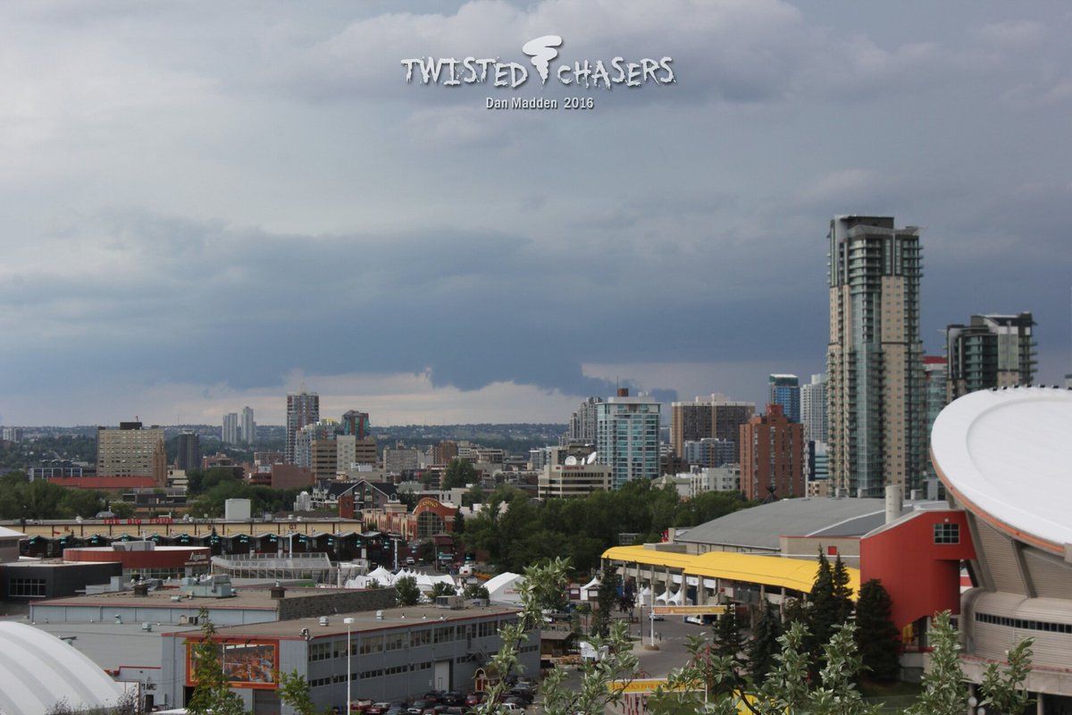DanMaddenWX's tweet photo. @paul_dunphy #stormview from scottsman hill looking west https://t.co/XjqbWIs3c9