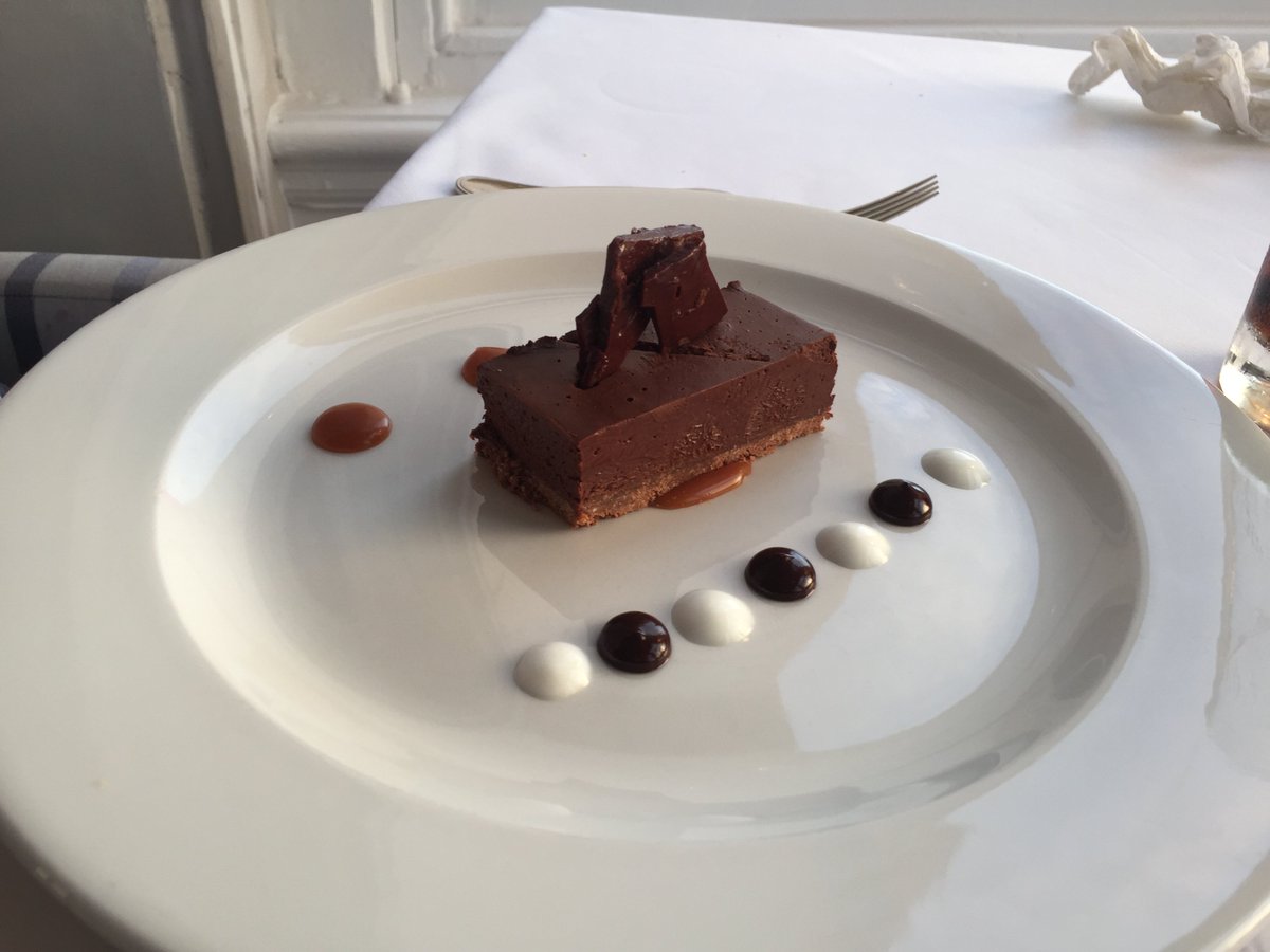Sherie_Louise's tweet photo. Fantastic dinner @LauraAshHotels #Belsfield with @mattoddie ❤️ https://t.co/kujcVE6hWe