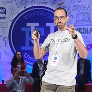 jl_sanjulian's tweet photo. Las APIs, el corazón de la revolución fintech https://t.co/iQZobiYshr #fintechuniversity #api #moneyconf #apps https://t.co/Ely4JiLs2U
