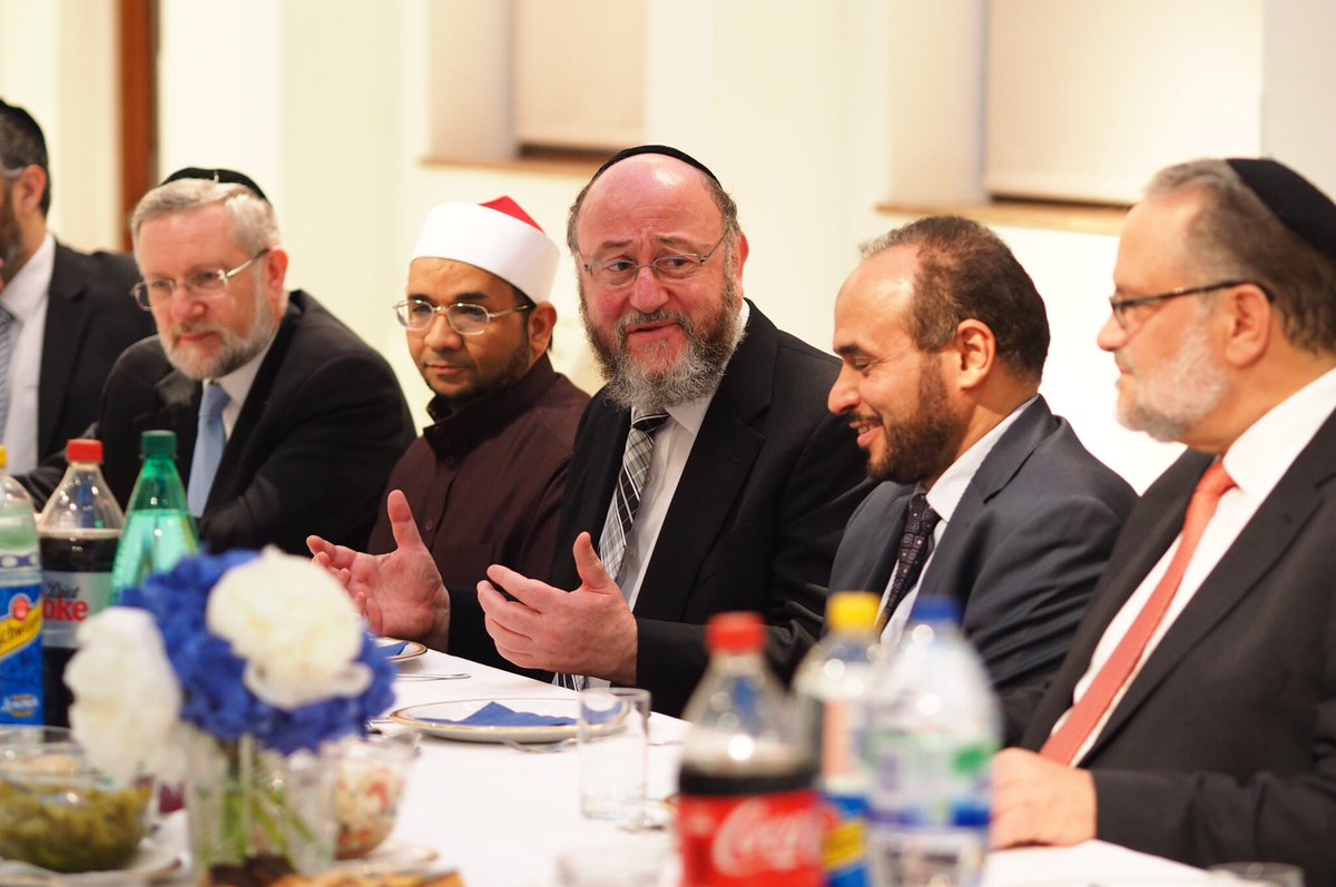 chiefrabbi's tweet photo. CR was delighted to host a wonderful Iftar tonight, bringing together Jewish &amp; Muslim communities in St John's Wood https://t.co/RJQI3ctTR0