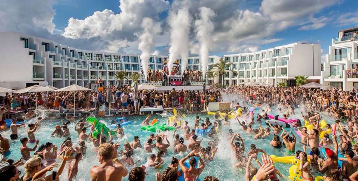 Travelfire_io's tweet photo. More inspiration to make a trip to Spain this summer! #ibiza #summer #party #adventure

https://t.co/yXpMvFiAXe https://t.co/1YLO9CTMEJ