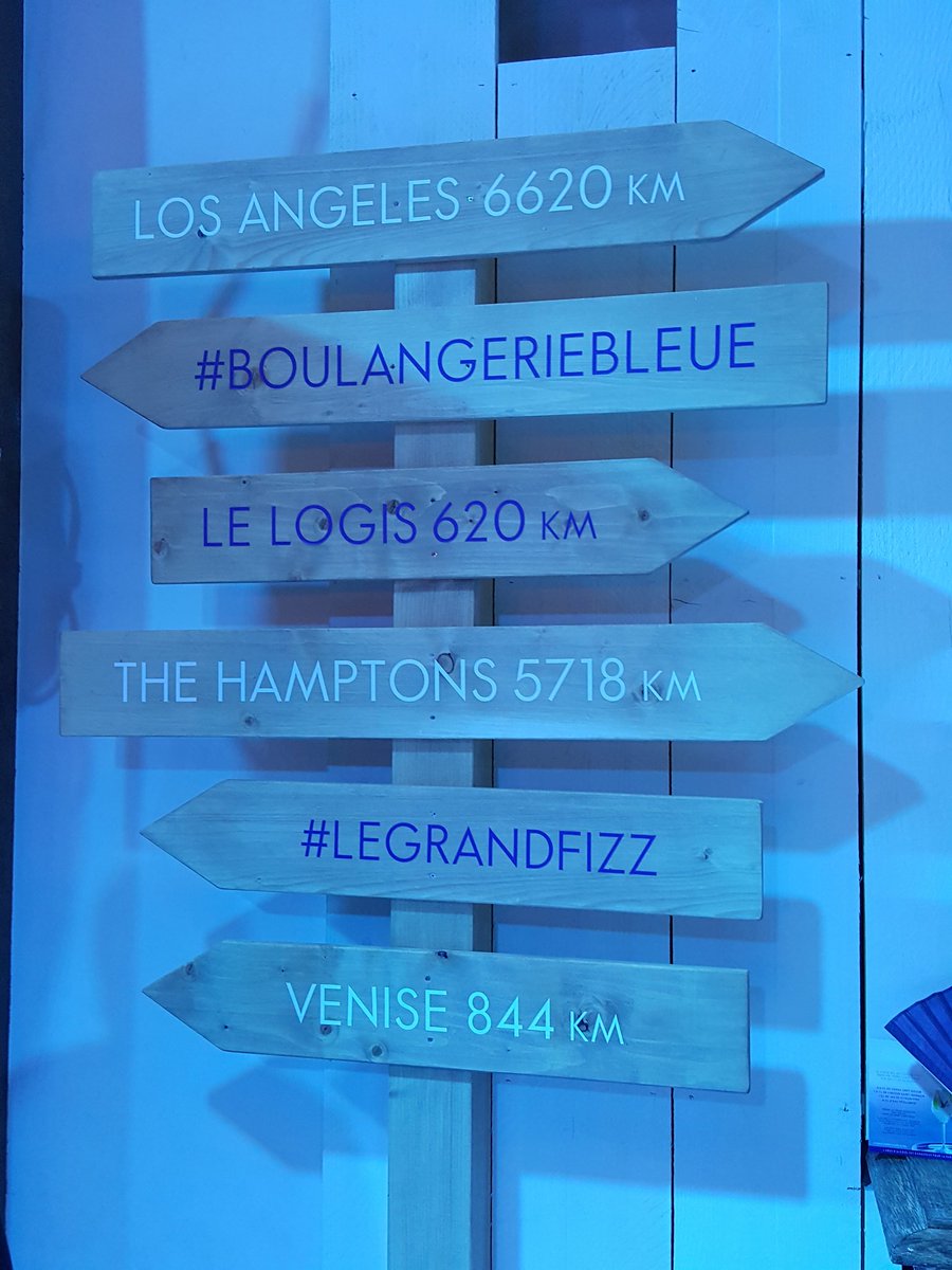 AlexandreMaras's tweet photo. Trois jours durant la #boulangerieBleue s'est installée dans un lieu éphémère à deux pas de la Place de la Bastille https://t.co/ZFTYBsSHN8