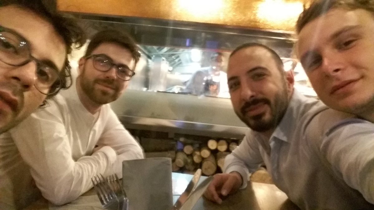 Dopo una giornata di meeting e pioggia finalmente si mangia.Griglieria fusion araba #famosemale a #Liverpool