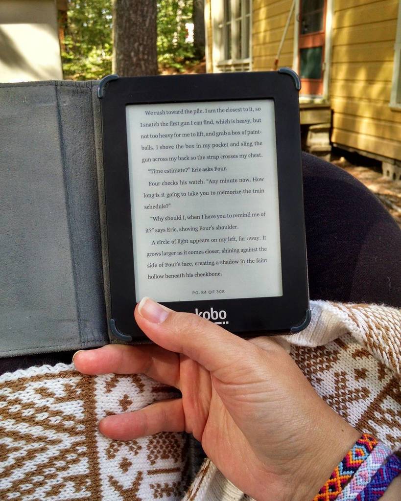 Cozied up on a big lounge chair. Waves are crashing, sun is shining. Do I have to go home? ift.tt/29d0kXv