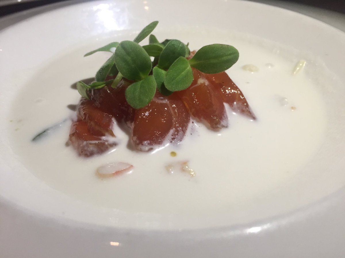 vero4travel's tweet photo. La gastronomía y delicadeza de los platos del @H_Las_Arenas #FeelTheExcellence #10AniversarioLasArenas https://t.co/LSAVN3Stxa