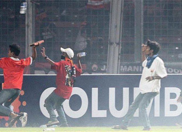 Terkait Kerusuhan SUGBK, Polda Metro Jaya Panggil Admin Akun Medsos Jakmania dlvr.it/Lgf9M5