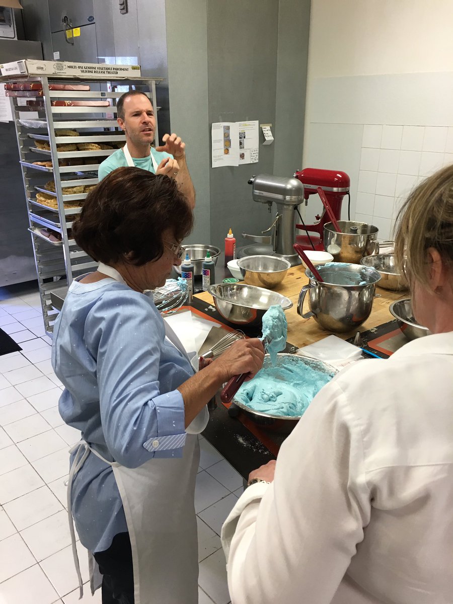 FaubourgBakery's tweet image. Some colors are just so beautiful 😍😍
#macaronclass