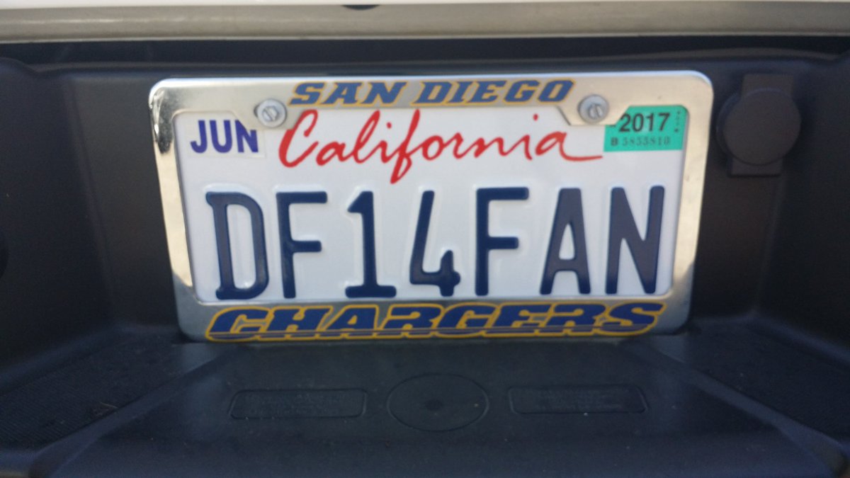 DF14FAN's tweet photo. Dan Fouts Fan....
You Bet I Am !  Old School 🏈 https://t.co/AVtcAQDRqu