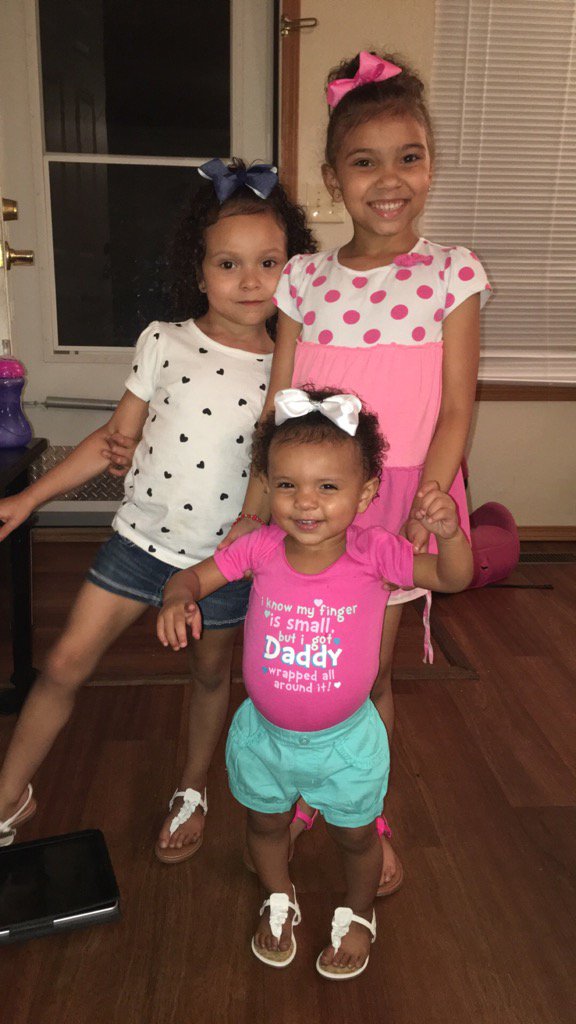 KristinCook24's tweet photo. Mommy's beauty's❤️ https://t.co/8LqY9sNAyl