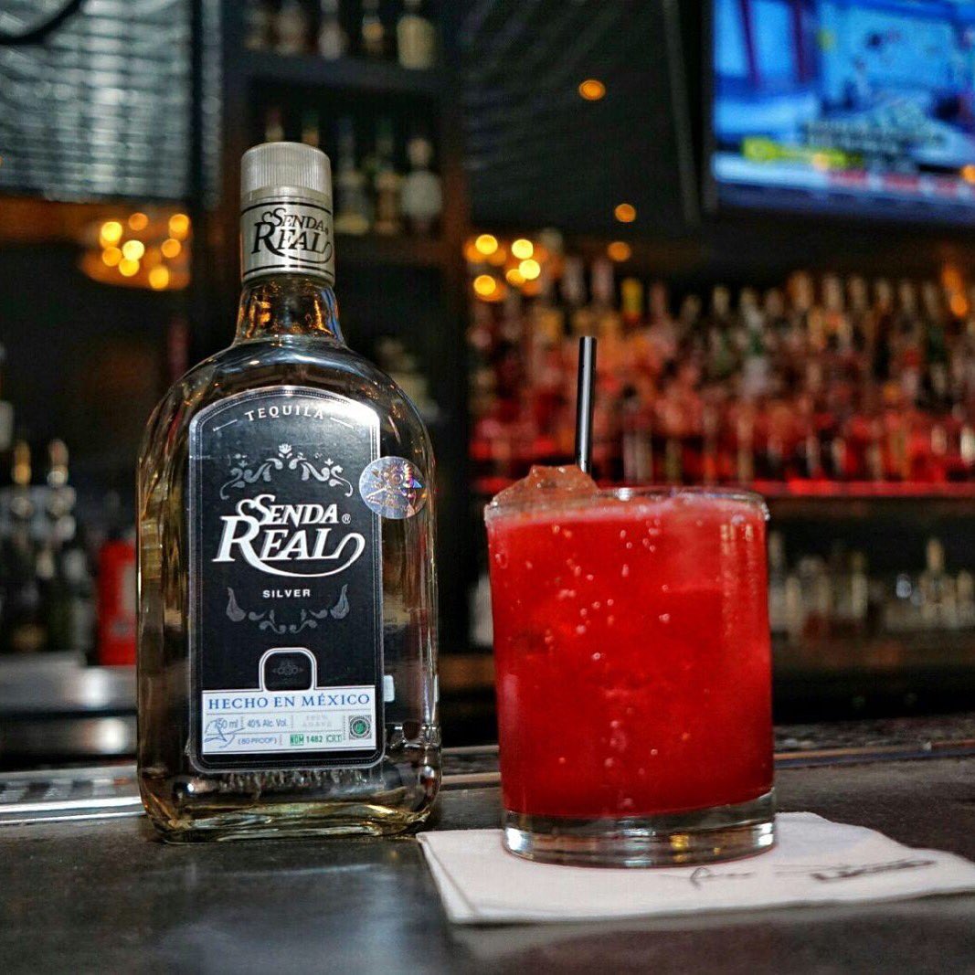 teqsendareal's tweet photo. #PetalPistol #Margarita #LKSD in #Downey made with #Tequila #SendaReal https://t.co/T2vUS4WYQY