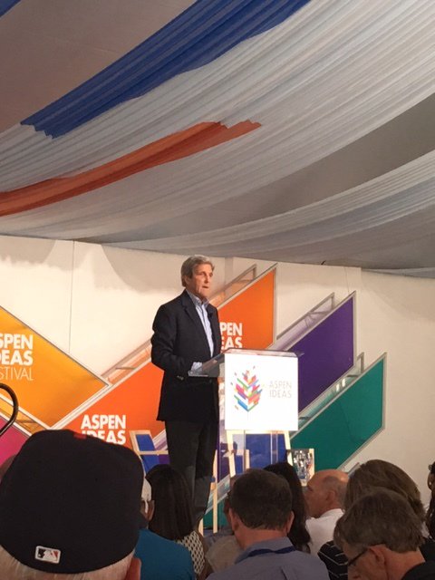 AeroFarms's tweet image. Secretary @JohnKerry is discussing importance of futuristic farming at #AspenIdeas festival. We couldn't agree more.