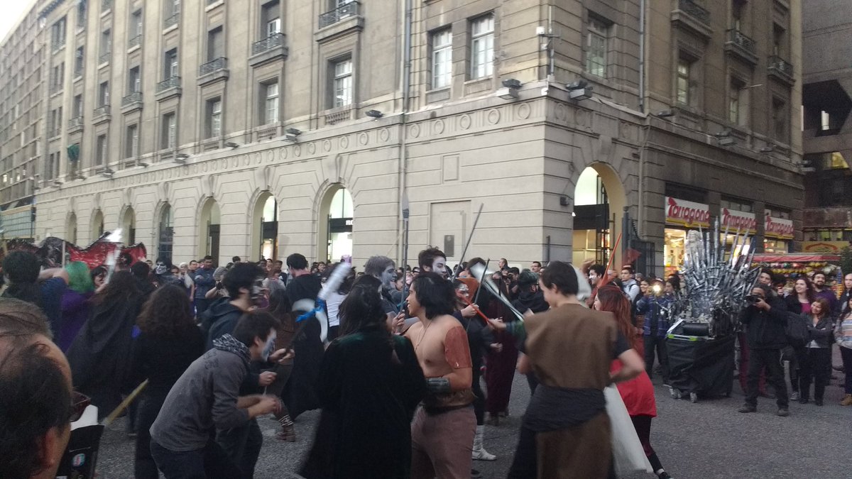 ivan_zimmermann's tweet photo. Gran intervención de los estudiantes q luchan por una educación publica, gratuita y de calidad. #FlashGoT https://t.co/URyhfN6olC