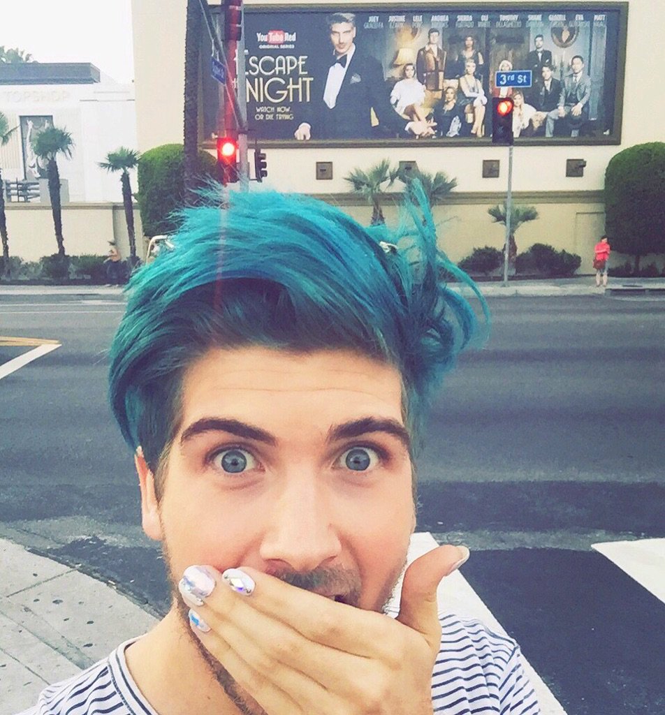 JoeyGraceffa's tweet photo. Thanks for helping me achieve my dreams in life. This is a moment I'll never forget! ❤️ https://t.co/D3vBWmmn2P