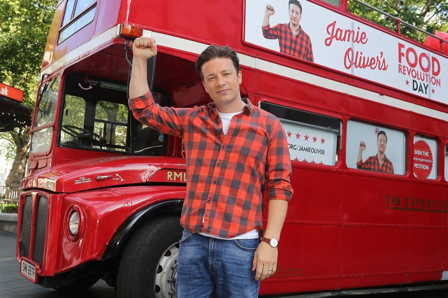 welt's tweet photo. Brexit und die Folgen: Jamie Oliver droht den Briten mit seinem Abgang https://t.co/Wp9TAffMSh https://t.co/jgm9ZT41yL