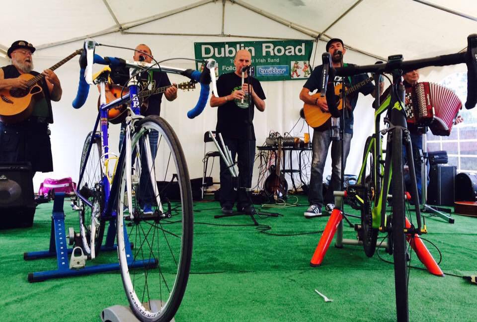 UkeBobby's tweet photo. Fab day Sun 4 Launch of @Arch1endtoend #LEJOG adventure - we raised > £500 4 @PancreaticCanUK! B x #NotJustRockStars https://t.co/QCdxC0WnPk