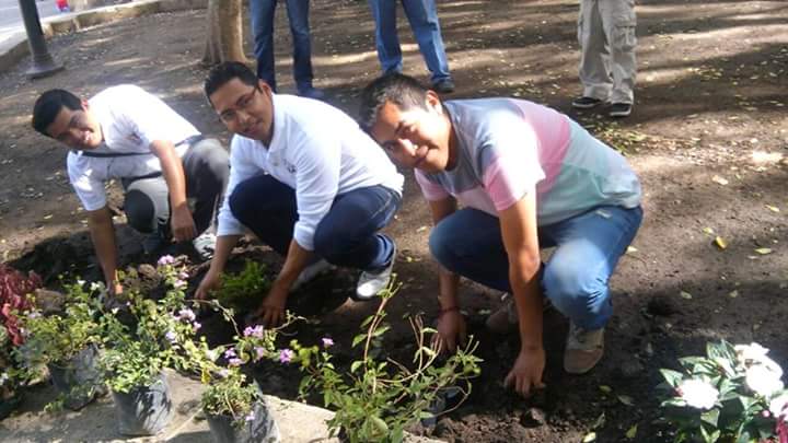 Uriel_SandovalP's tweet photo. Sembramos hoy para cosechar mañana los frutos del éxito #GeneraciónDiferente #3ENG @gdeloya @PRI_Nacional https://t.co/Tap6c6L9xJ