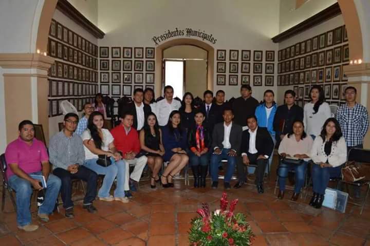 Uriel_SandovalP's tweet photo. México necesita un cambio y la juventud está comprometida #GeneraciónDiferente #3ENG @gdeloya @alejandromurat https://t.co/4w8TMg3LFs