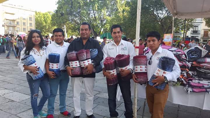 Uriel_SandovalP's tweet photo. #GeneraciónDiferente es ayudar nuestros hermanos que más lo necesitan yo estoy comprometido #3ENG @gdeloya https://t.co/3yyd3aR0y6