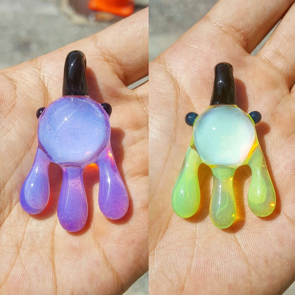 schumann_glass's tweet photo. #schumannglass 
drippy pink and green slyme pendants.

Go check out my instagram! https://t.co/GtsF7O5On2
