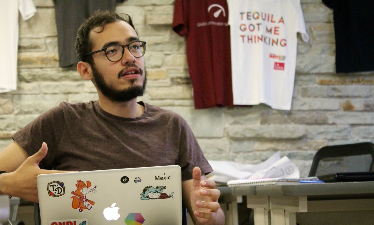 startupstudiomx's tweet image. Recordando momentos con nuestro nuevo mentor, @eldelentes, durante el #GoogleLaunchpadWeek.