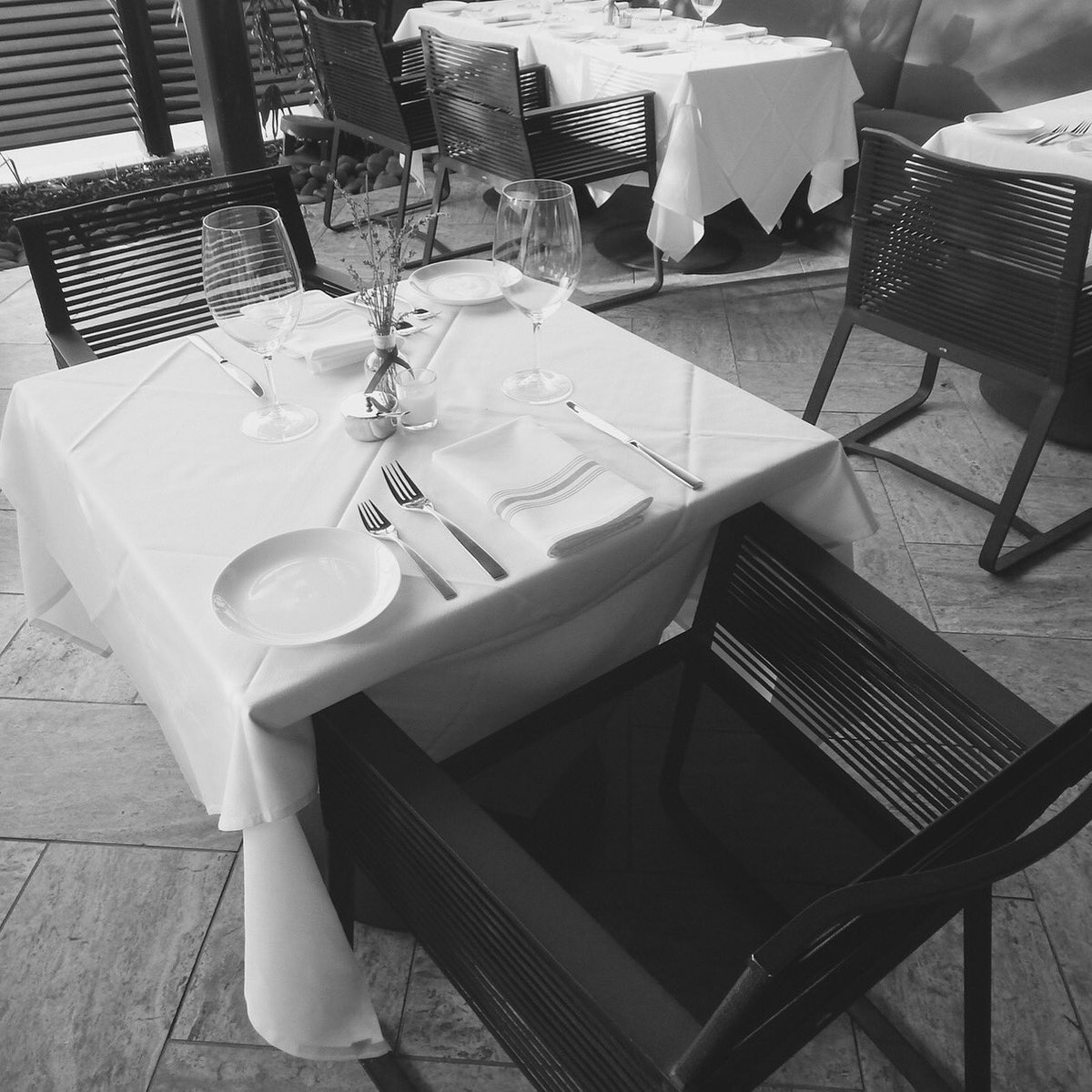 french27_rest's tweet photo. The table is set for your lovely date night. #french #cuisine #delicious #amazing #culinary https://t.co/qQ0DHtrR9Z