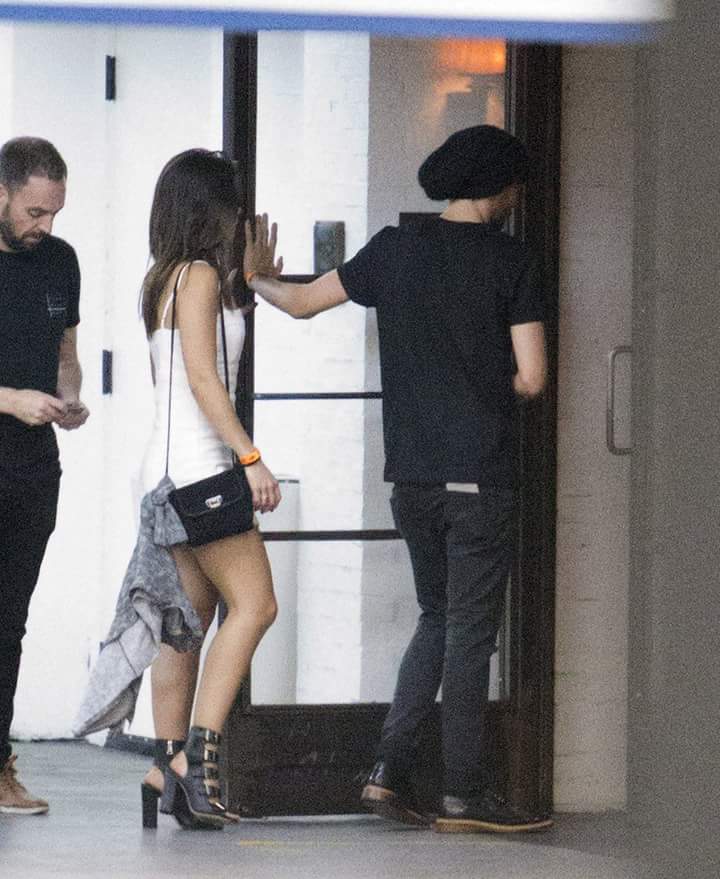 AllAbout1DItaly's tweet photo. Louis at Lucky Strike in LA (22-6-2016)-S. https://t.co/XqY3ew4OIJ