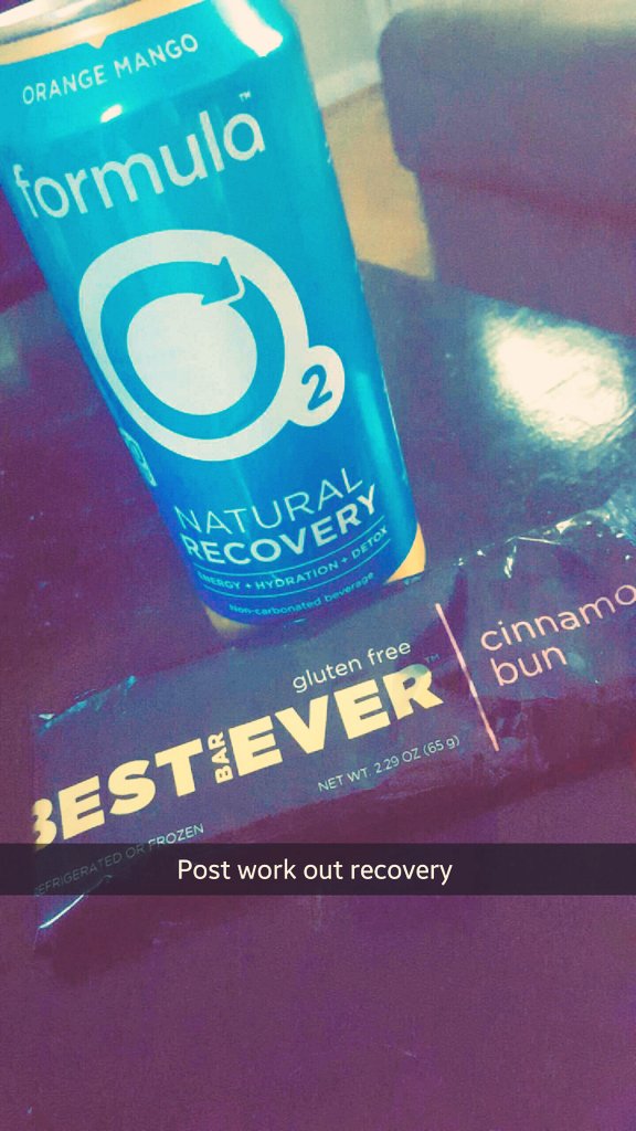 Cierra_Larson22's tweet photo. Feeling myself today #crossfit #bestbar #formulaO2 #C4Sport #girlswholift #girlswithmuscle https://t.co/EMn8iP3HFy