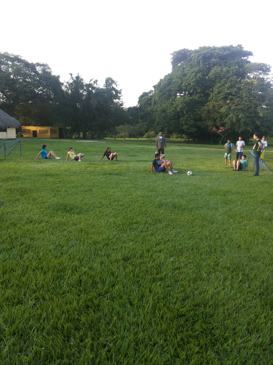 JesusGuilarte15's tweet photo. En las actividades de la tarde del Campamento @ecomunitaria #ArribaComunitaria https://t.co/J0o63rIYNJ