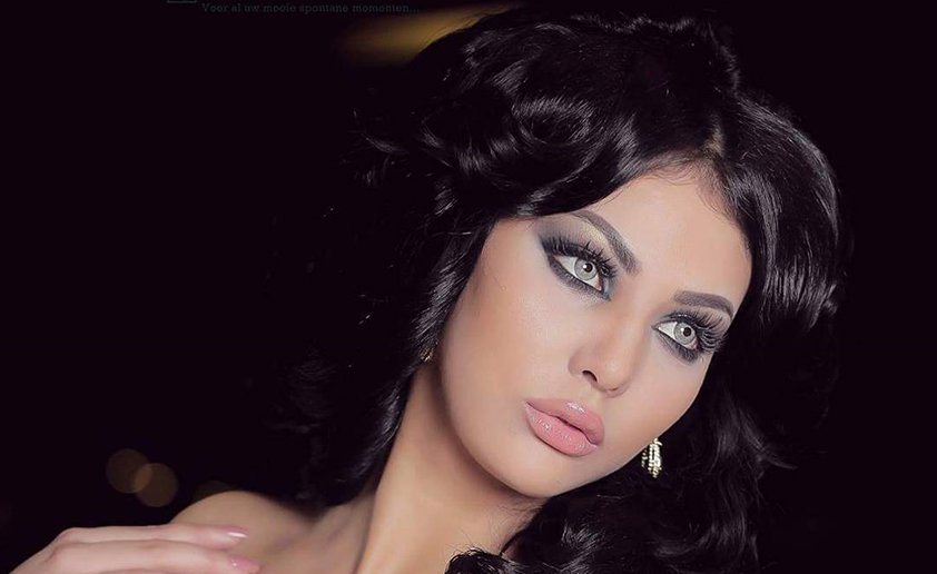 RotanaMedia's tweet photo. #بالفيديو.. #إبتسام_تسكت ترد على إتهامها بضرب رجل وتحطيم سيارته
https://t.co/PdGzlEwP6c
#روتانا @IbtissamTiskat https://t.co/QEEFNTEvSn