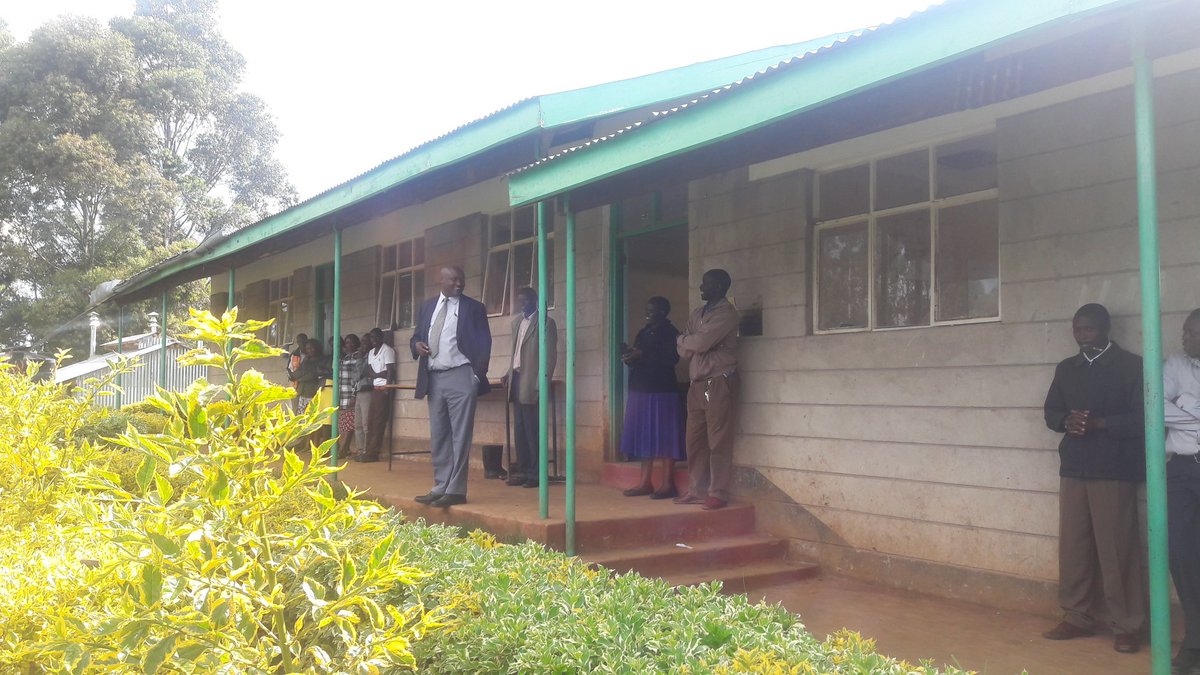 Adressing the students of sirwa secondary school.