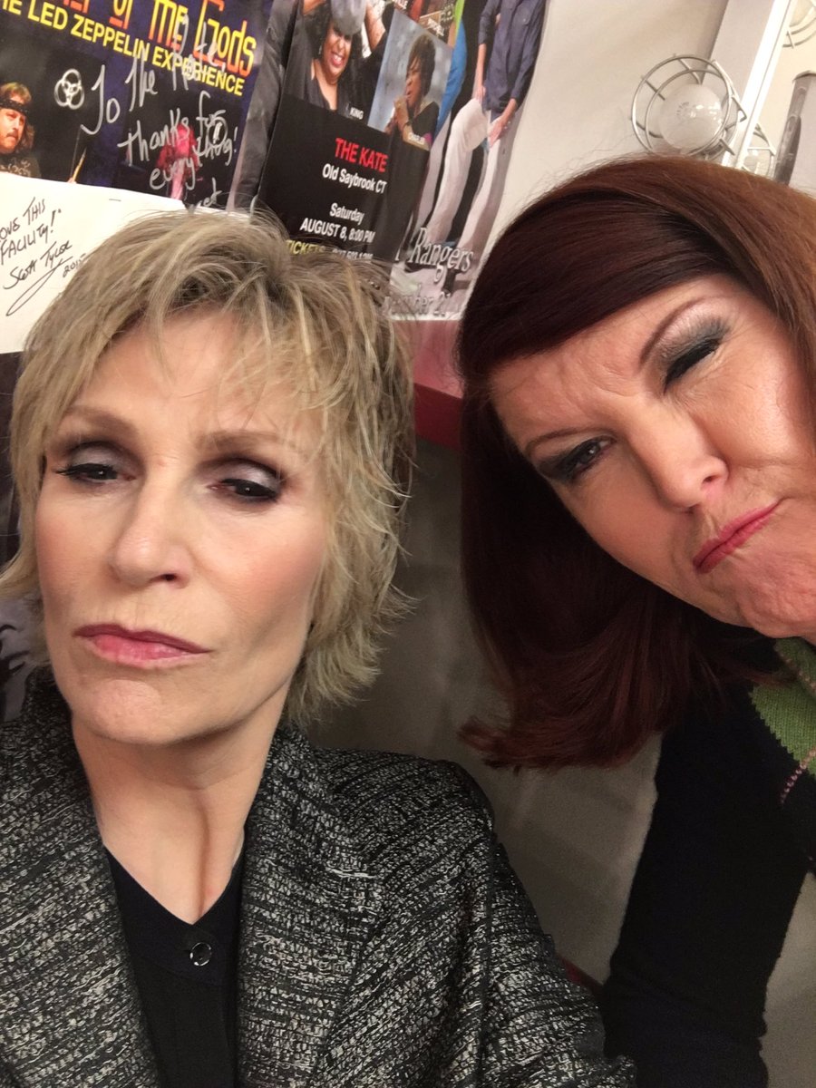 janemarielynch's tweet photo. This is getting serious. About to take the stage. Big time. @KateFlannery @Cometothekate #katetv #seejanesing https://t.co/HQhjU95u3Q