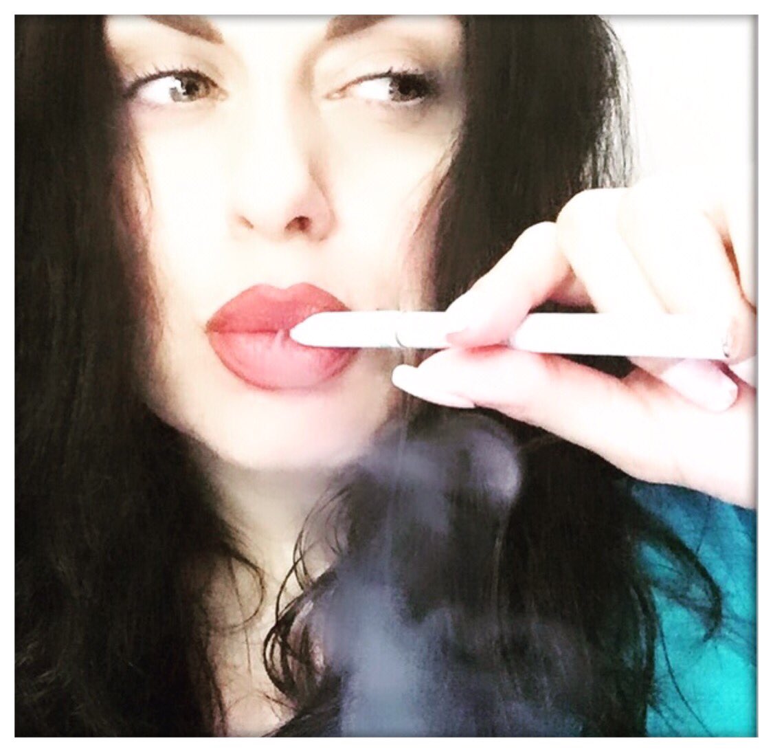 MaritinaThomas's tweet photo. When there is smoke, there is fire burning 🔥 #justvaping #colorpopcosmetics #art #photography #smoke 👑 https://t.co/RCpfZDo3UC