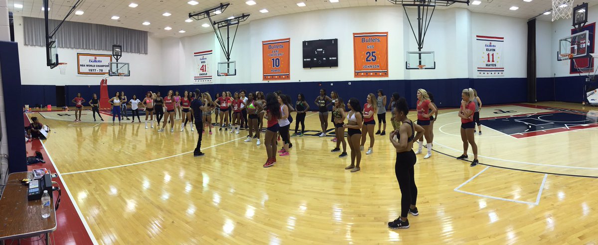 Wizardsdancers's tweet photo. derric giving the girls a pep talk for #wgauditions #wgprepclasses https://t.co/R0eBUNKYH9