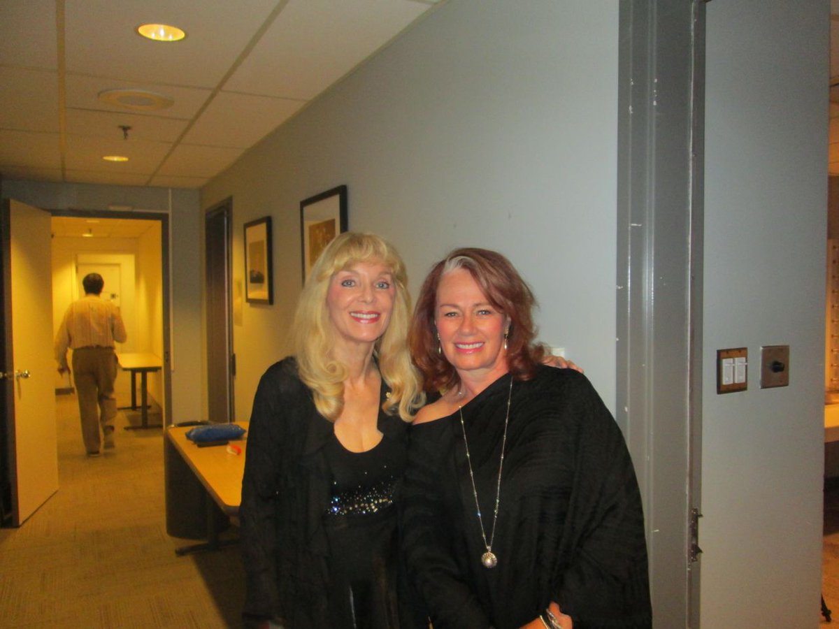 lionaboyd's tweet photo. @ArleneDickinson backstage
last night #BackFortMac  Never seen someone type so fast on an iphone, unreal :-) ! https://t.co/KKaqTsp7YE