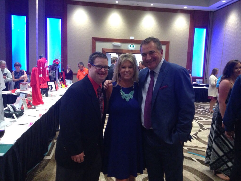 jhblinger's tweet photo. Excited to catch up with @ginoredatsn and Paul Phillips at the #enrichinglivesgala for @SpecialOPEI https://t.co/TzsqjNOATN