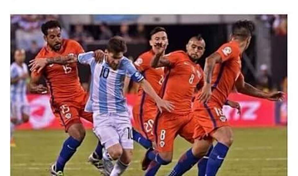 Ekballo_ok's tweet photo. Y algunos lo bardean porque errรณ el penal... #SimplementeUnico https://t.co/PRj6DhY6Af