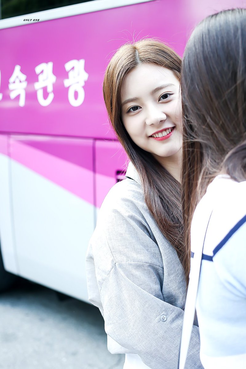 onlyone_kr's tweet photo. [HQ..🍑 160617 KBS 출근]
#DIA #다이아 #EUNCHAE #은채
@dia_official 찐빵니뮤.. 오늘도 보시겠네요😄 아이 씐나씐나..😙 https://t.co/Y5nvTLG5wR