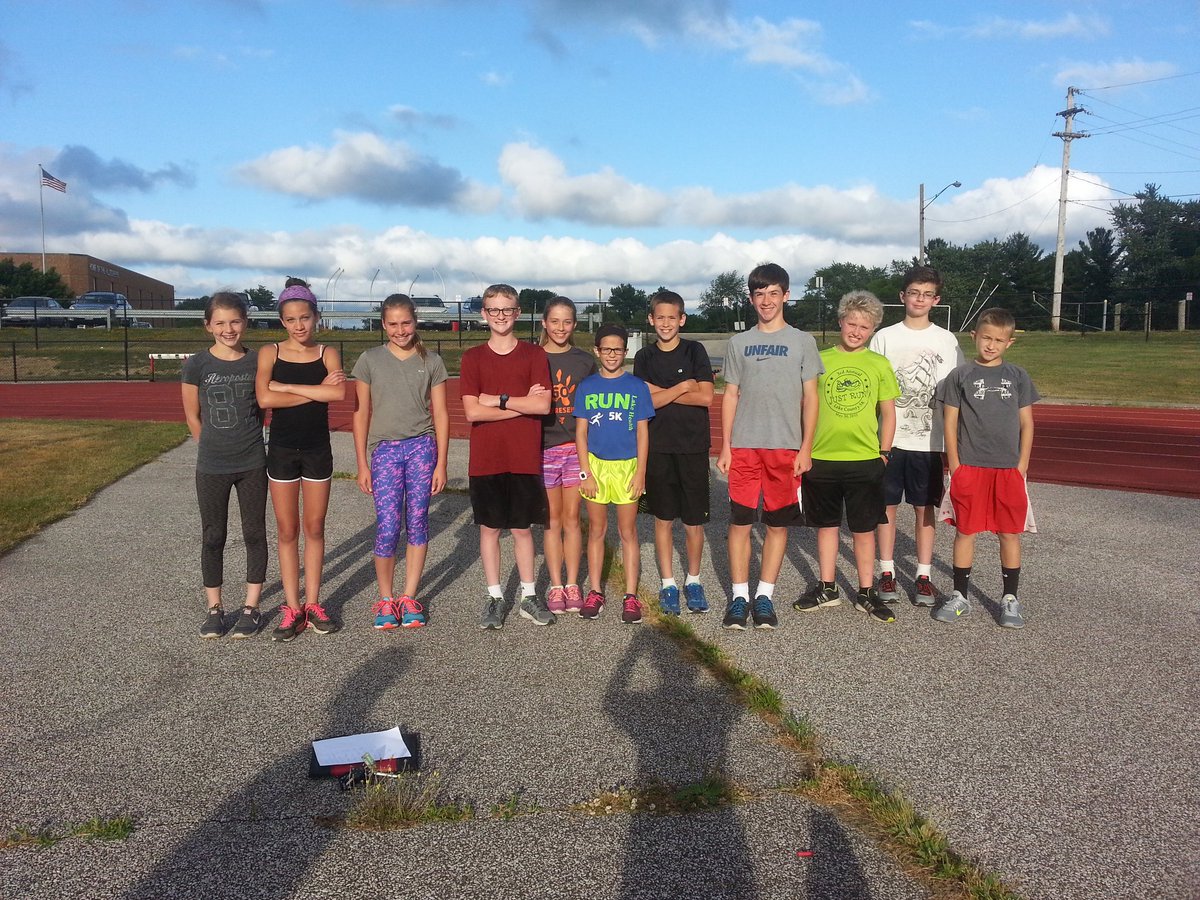 cmprun's tweet photo. CMS off and running! #xcprep https://t.co/C09DBSARNx