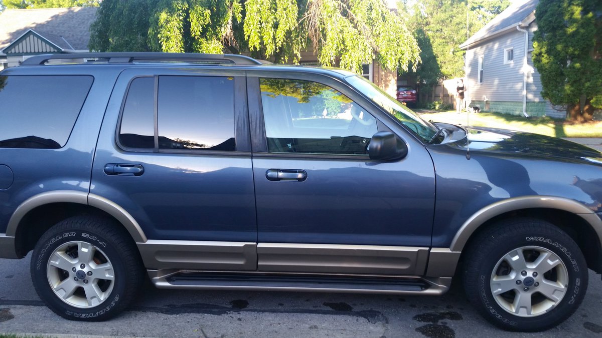 ngilhuber3's tweet photo. 2003 Eddie Bauer edition $3800. Text (414)-841-0257 https://t.co/m5JK2ixgiV