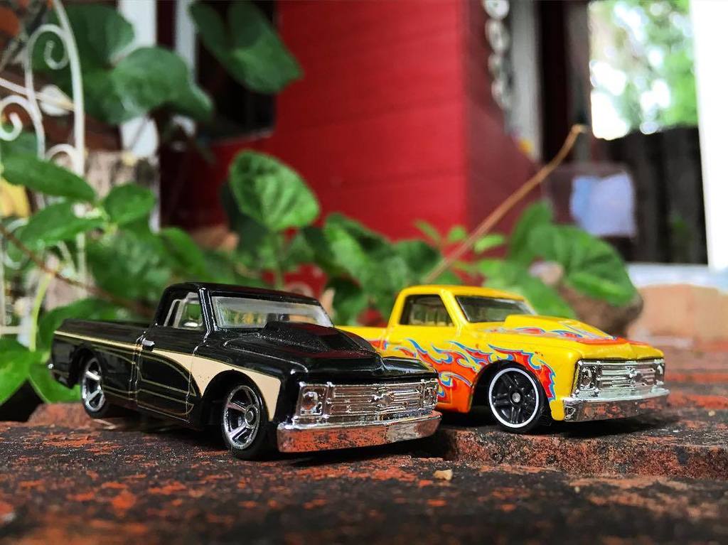 coskier's tweet photo. 180/366 - #2016picaday #dailydiecast #twofortuesday - A pair of '67 #Chevy #C10 #pickup tr… https://t.co/EdbVqixseS https://t.co/hTpxbebdR2