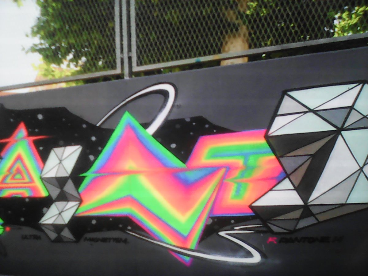 jjimenaacevedo's tweet photo. Genio!! Muy lindo graffity el que hizo esto es un genio #originalmints https://t.co/BAUPiVfXzZ