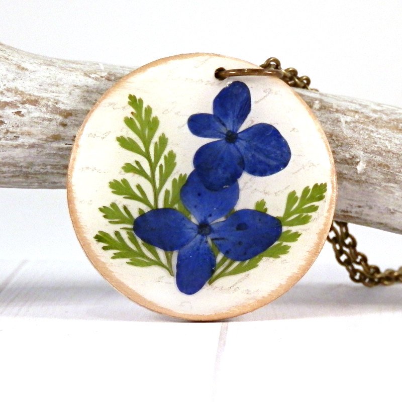 jolieglace's tweet photo. real flower necklace - real flower pendant - real flower jewelry - … https://t.co/XY4iNxb8uj #handmade #RusticFlower https://t.co/jo6sgZCWGm