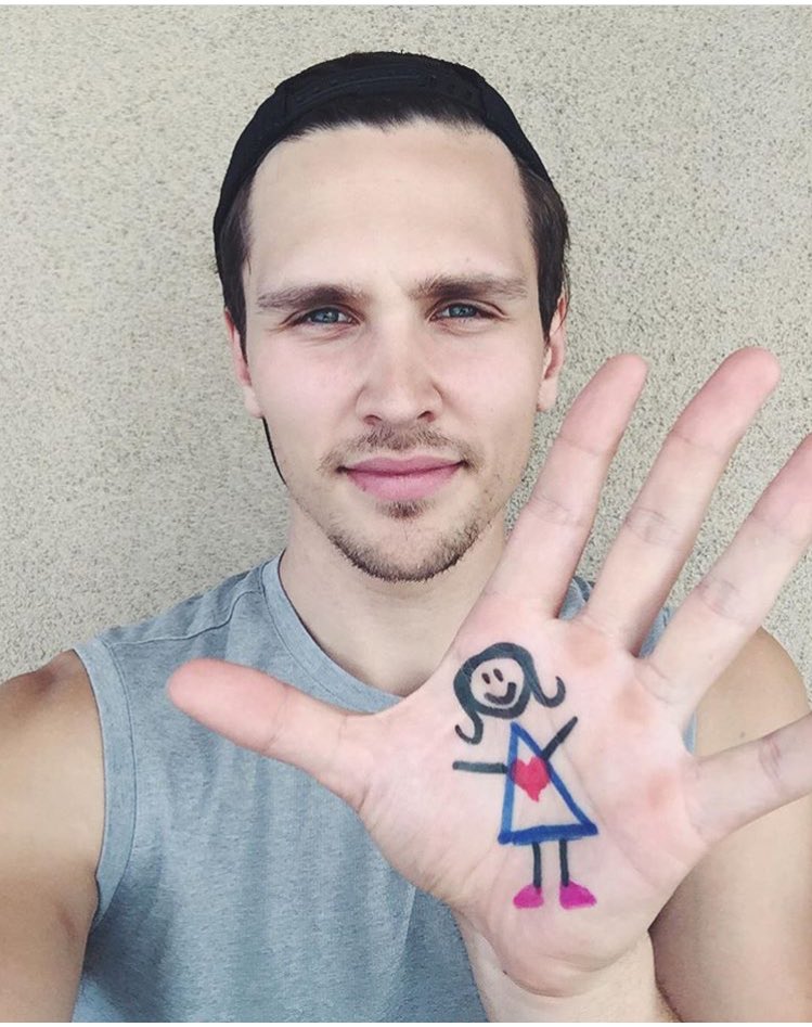 <a href="/neighbours/">Neighbours</a> fans, there are 2 Skype dates left with <a href="/HarleyMPBonner/">Harley Bonner</a> &amp; <a href="/SaskiaHampele/">Saskia Hampele</a> - visit kickstarter.com/projects/65306…