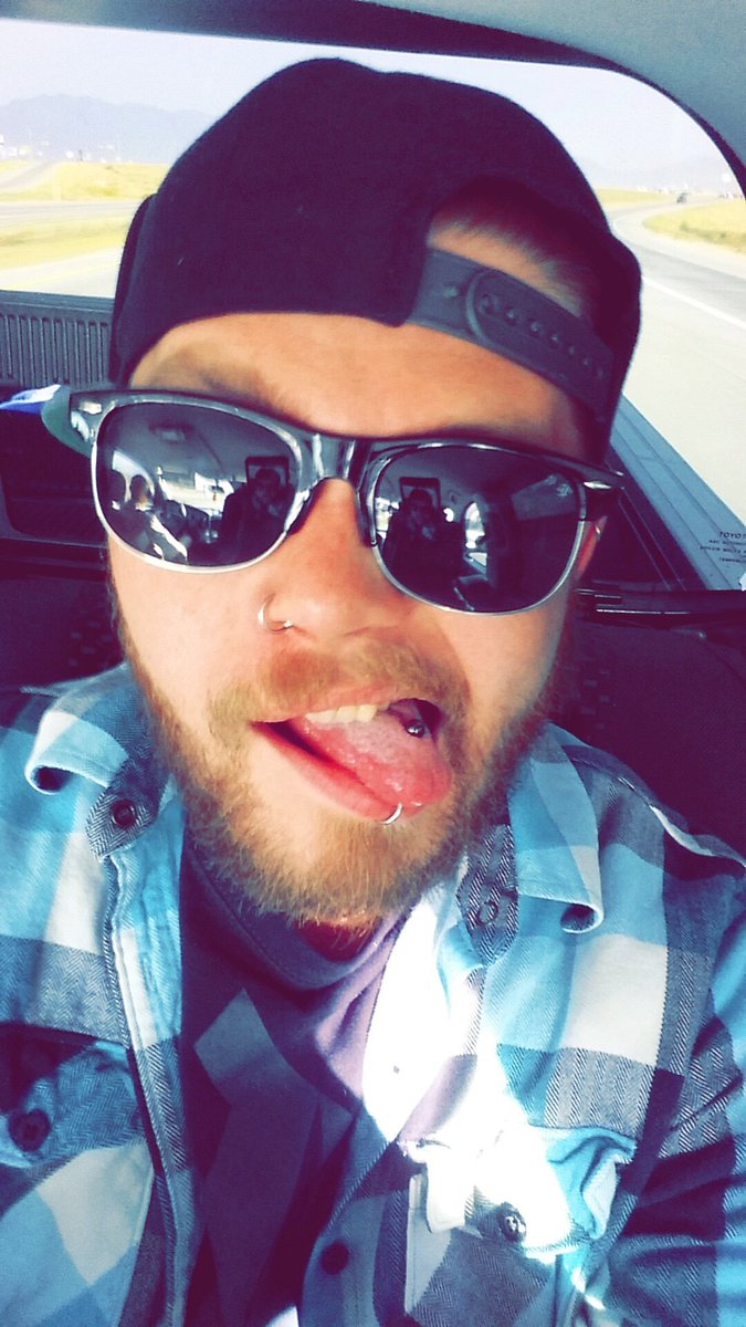 Jeffy_Vitae's tweet photo. On my way to see @modestmouseband  and @brandnewrock  with my sweetheart I am a happy boy! #modestmouse #brandnew https://t.co/pKPSUsl1C6