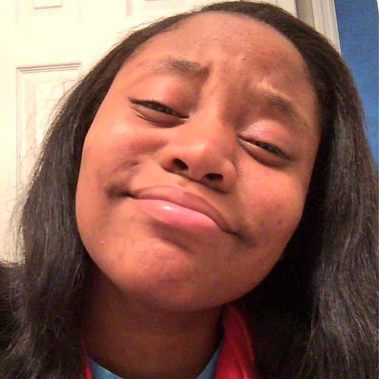 tiinylashay's tweet image. "what"