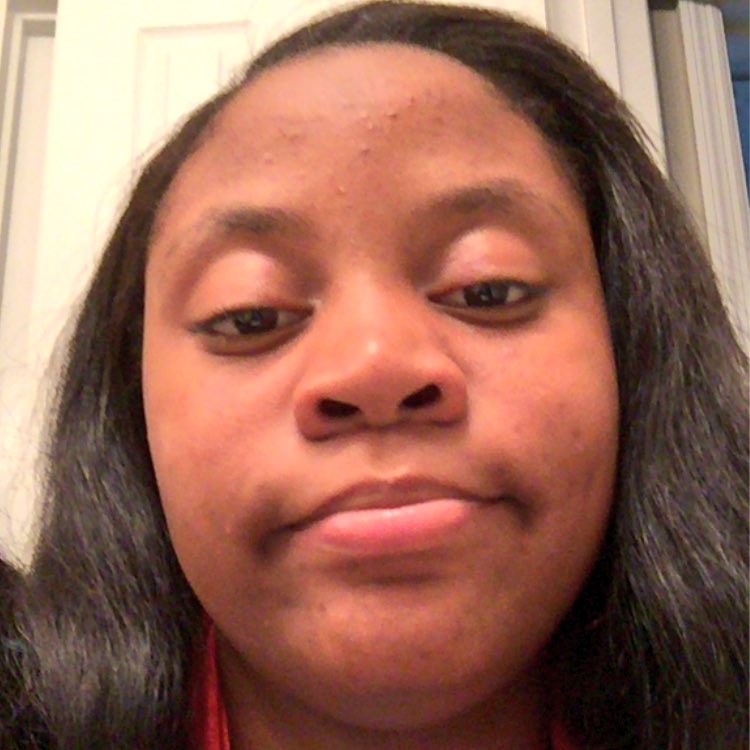 tiinylashay's tweet image. "what"