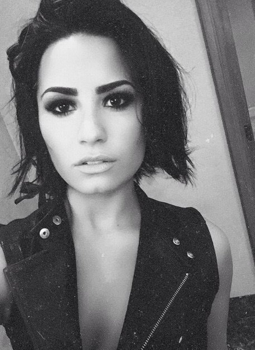 ConfessionFakes's tweet image. Meet Demi!