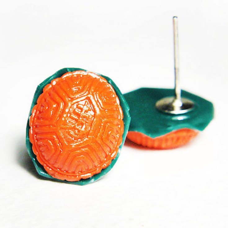 These miniature food jewelry by Tinypinc Miniature are too cute for life. gumballmag.com/style/tinypinc…