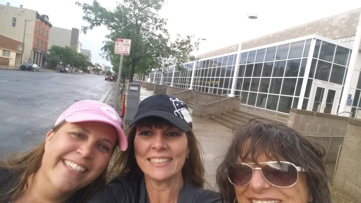 JulieStewartEDU's tweet image. Better than hankie hats! #edtechlearning #ISTE2016 #isteadventures